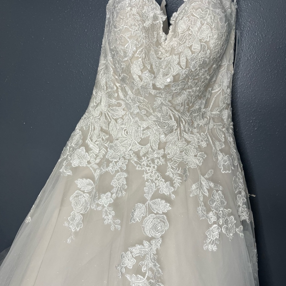 Glitter, tulle, strapless ball gown - Picture 11 of 14